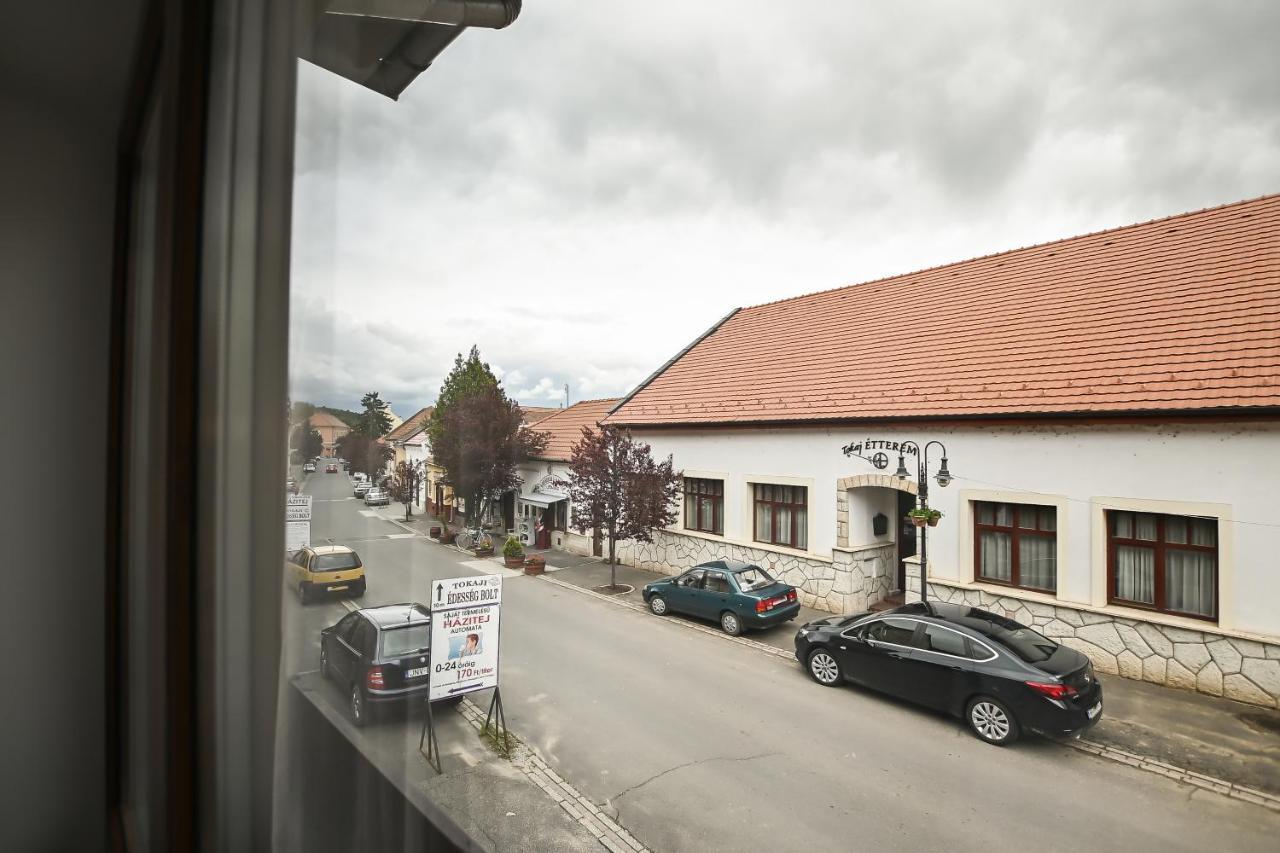 Vasko Panzio Borpince Bed & Breakfast Tokaj Exterior photo